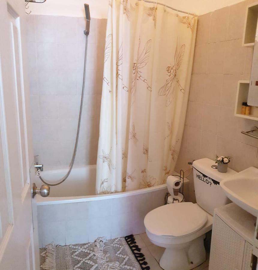 Central Apartment With Shelter Room -1 Bedroom & Living Room And Balcony Tel Aviv Buitenkant foto